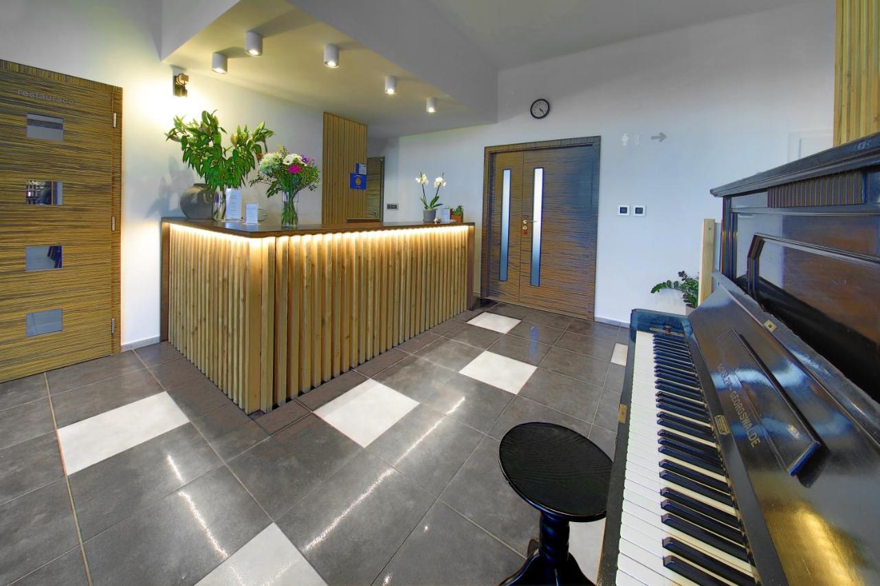 Hotel Brada Jičín Zewnętrze zdjęcie