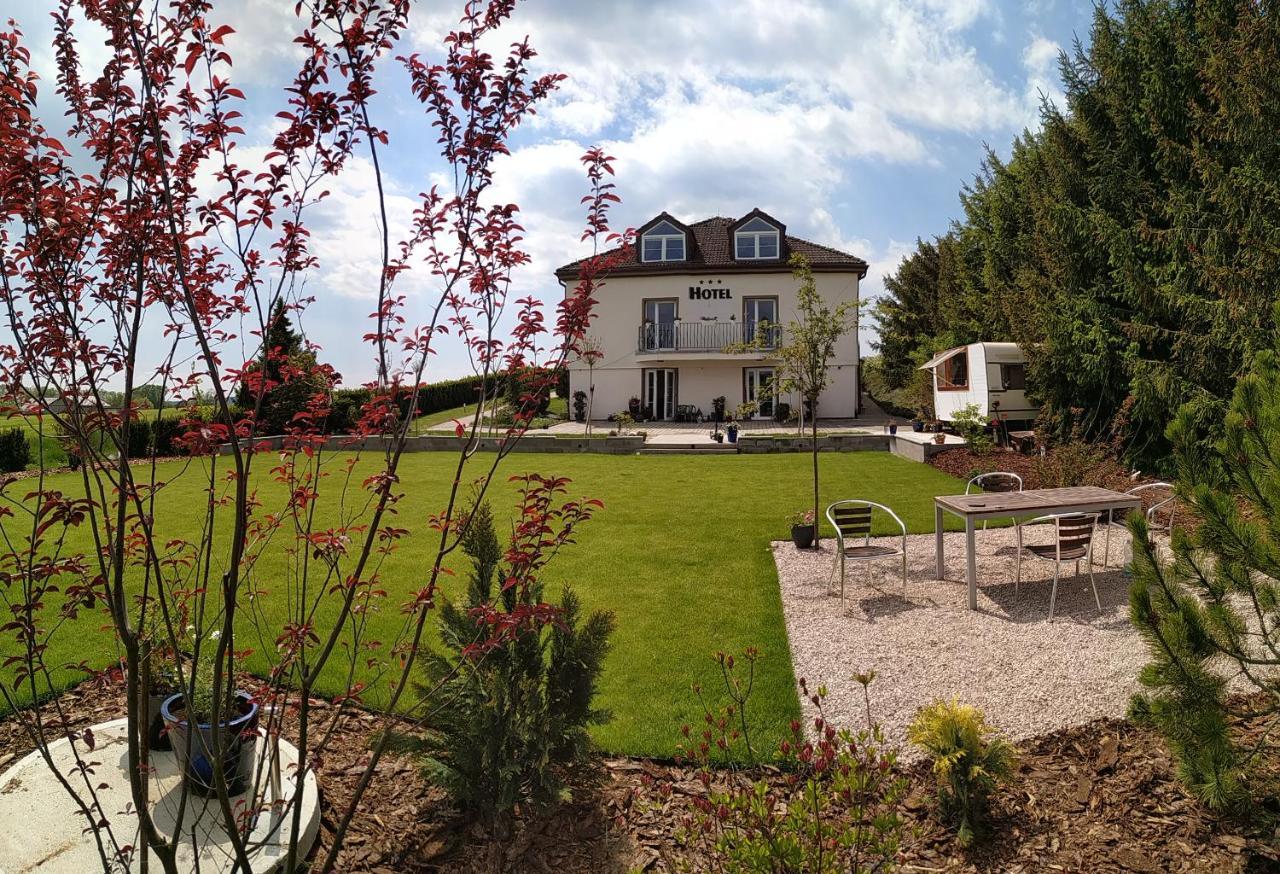 Hotel Brada Jičín Zewnętrze zdjęcie