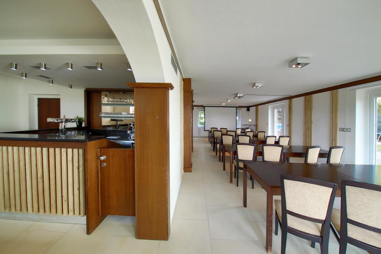 Hotel Brada Jičín Zewnętrze zdjęcie