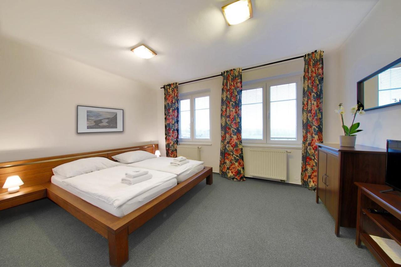 Hotel Brada Jičín Zewnętrze zdjęcie