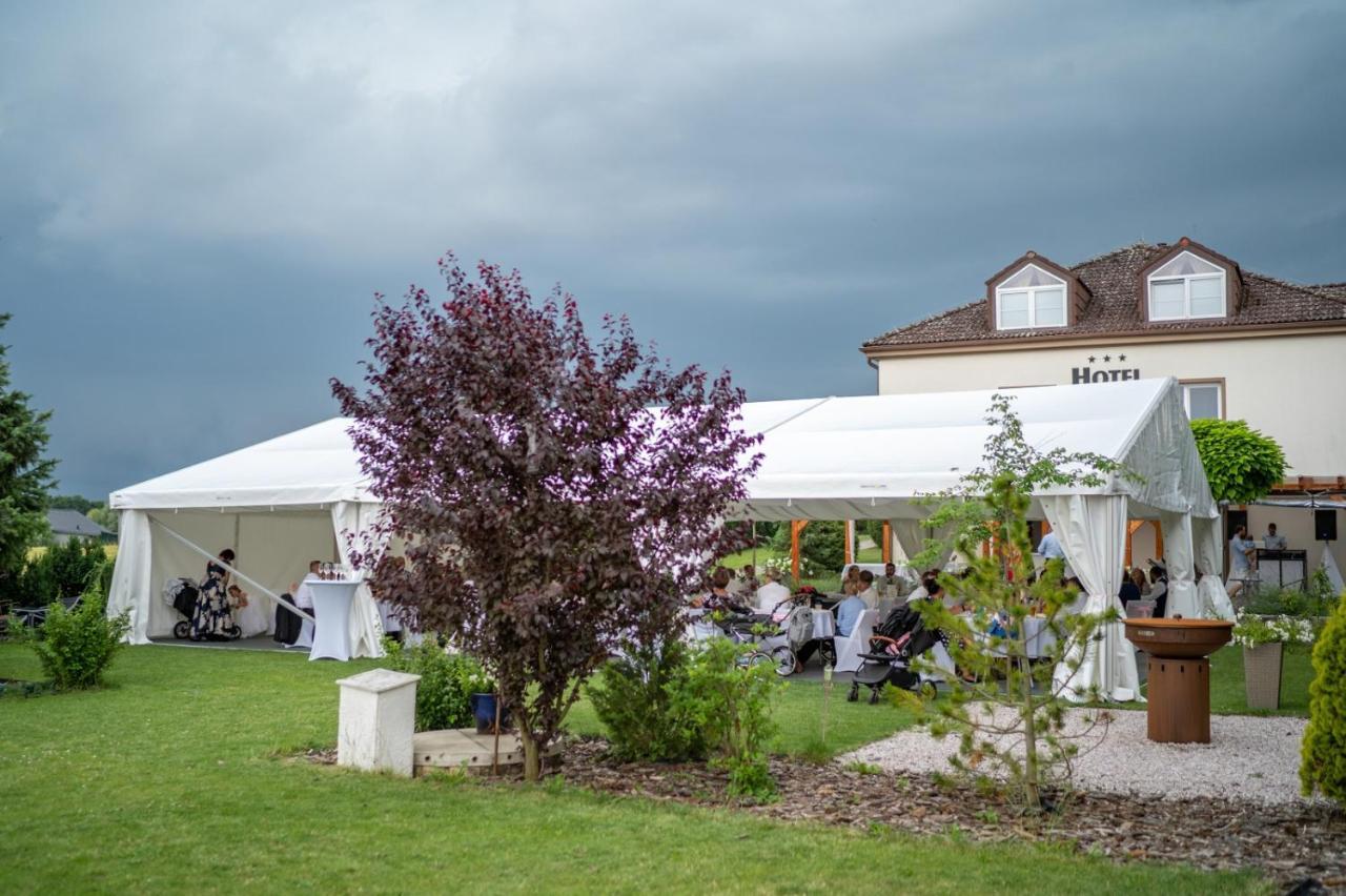 Hotel Brada Jičín Zewnętrze zdjęcie