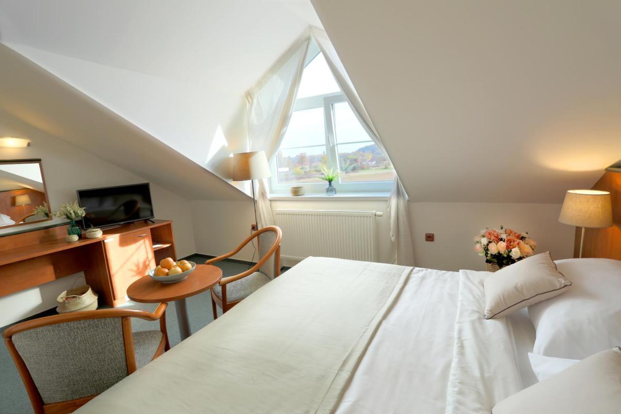 Hotel Brada Jičín Zewnętrze zdjęcie