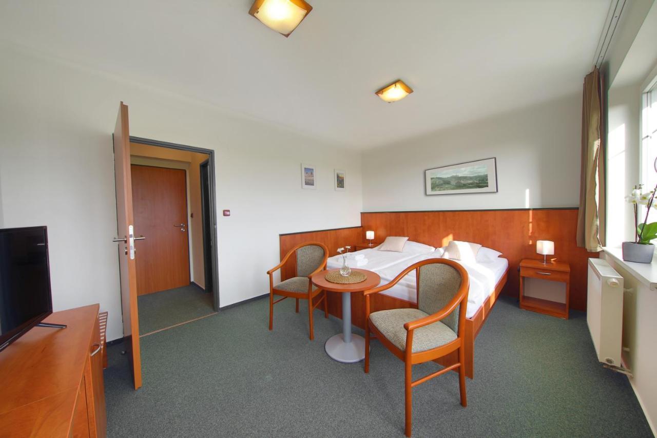 Hotel Brada Jičín Zewnętrze zdjęcie